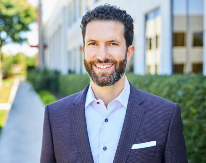 Photo of Bobak Azamian