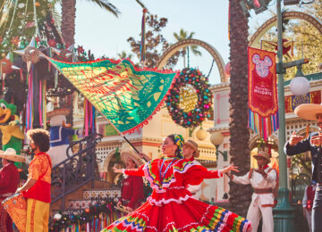 Holiday Events, Busy Season Arrives at Disneyland