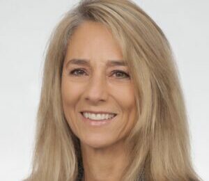 FINANCE/BANKING: LISA WALKER