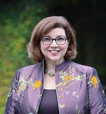 MEDIA, SPORTS, ENTERTAINMENT: ARIANNA BARRIOS