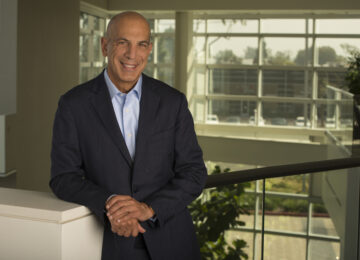 Edwards’ Analysts, Successor Praise Departing CEO