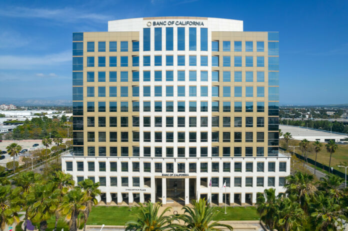 Banc of California to move Santa Ana HQ to LA following deal