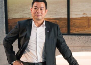 Another CEO Switch For Phoe­nix Motor