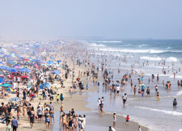 US Open of Surfing Draws Crowd, Sponsors to Huntington Beach, with Eye on 2028 Olympics