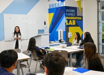 Tiger Woods’ Foundation Encourages Healthcare Careers