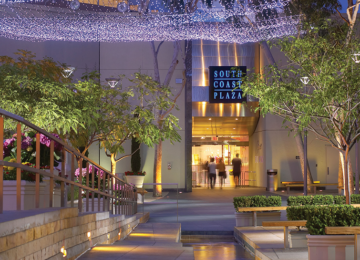 Saks Fifth Avenue at South Coast Plaza to Close