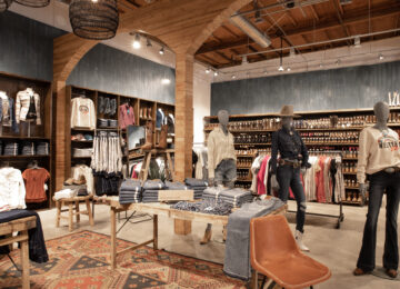Boot Barn Shares Gallop  to Record $4.3B Valuation