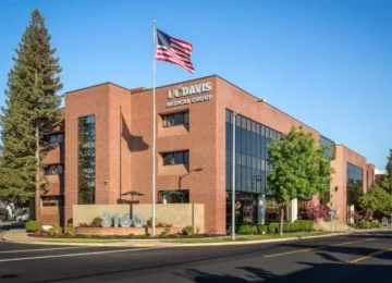 IRA Capital, Oaktree Buy 600K Portfolio