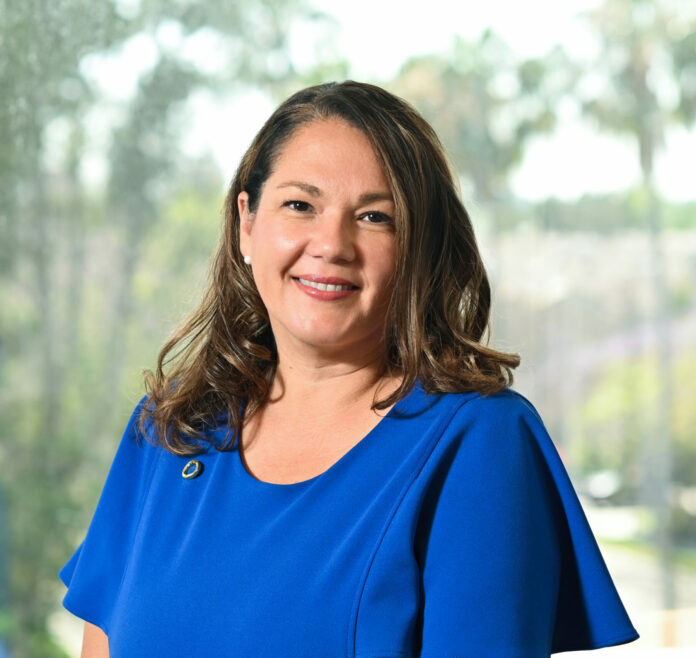 Olivia Lindsay Headshot