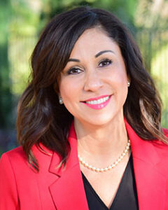 Christina Leon headshot