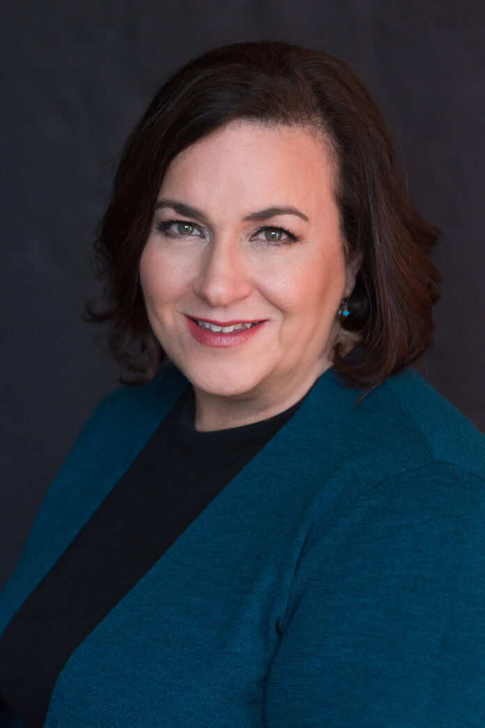 Sandra Miller Headshot