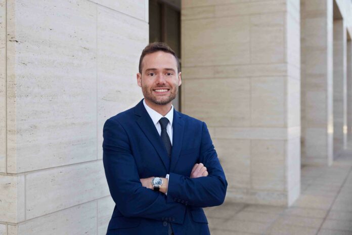 Scott Monroe Headshot