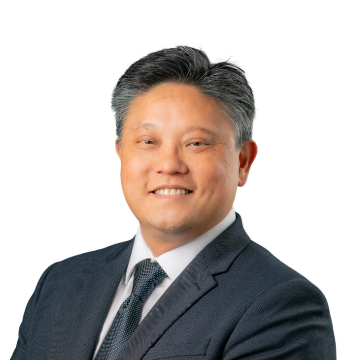 Thanh Nguyen Headshot