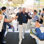 Jamie Dimon gets warm welcome at JPMorgan- Chase’s Newport Beach branch