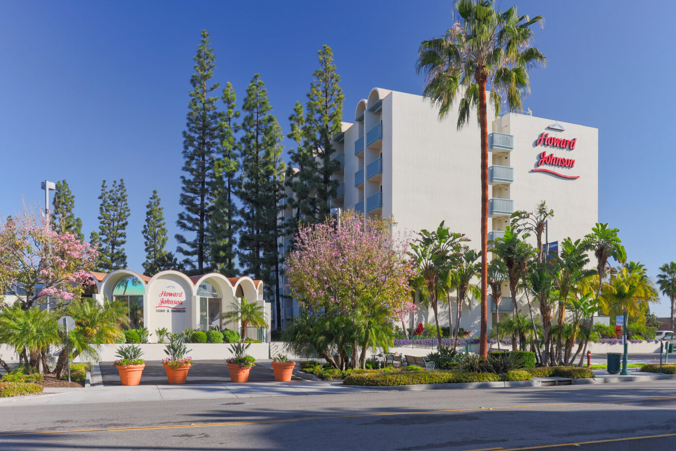 Howard Johnson Anaheim Hotel Begins 30M Upgrade Orange County 