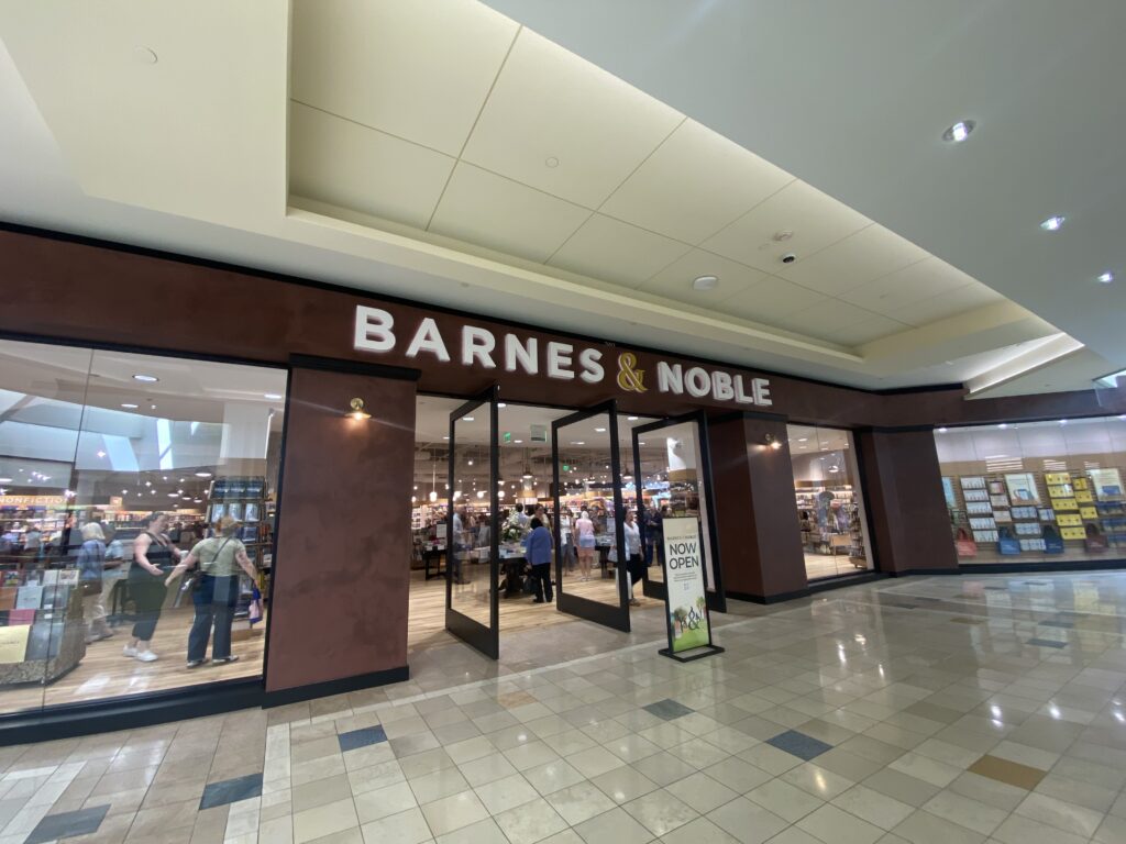 Barnes & Noble Debuts at South Coast Plaza Barnes & Noble Debuts at South Coast Plaza